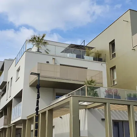 Viasilvadoma : Metro, Parking, Terrasse *